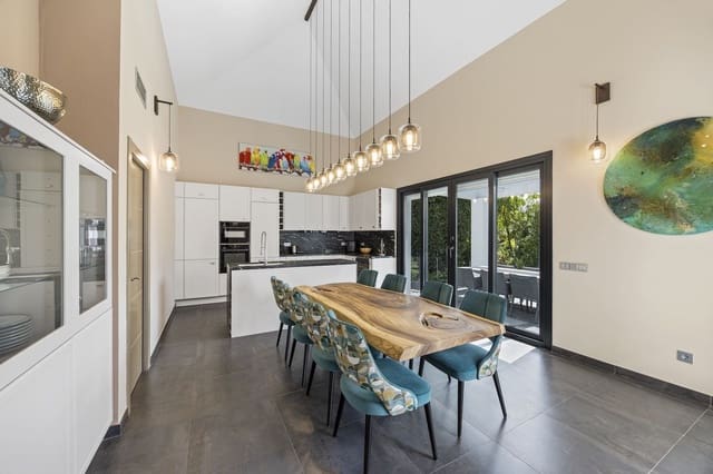 4 soverom Villa til salgs i Benahavís med svømmebasseng garasje - € 2 395 000 (Ref: 10058789)