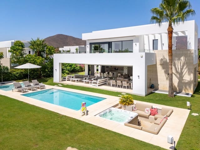 Chalet de 6 habitaciones en Mijas Costa, Mijas en venta con piscina garaje - 2.395.000 € (Ref: 10058790)