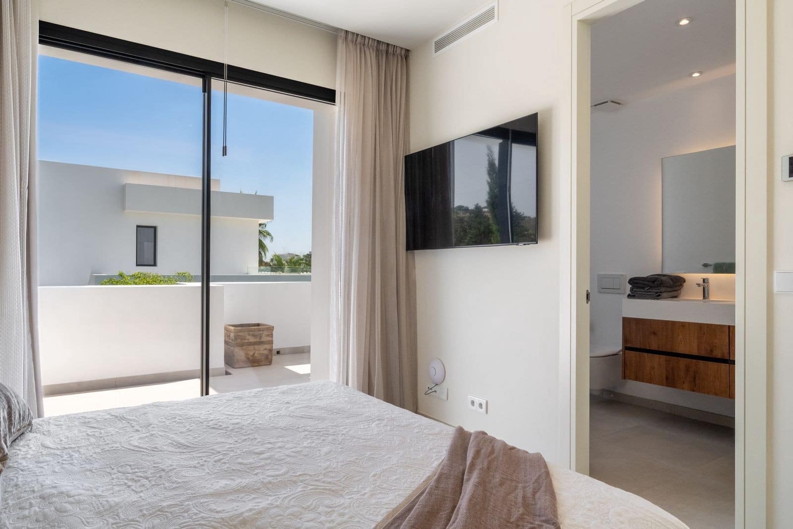 Chalet de 6 habitaciones en Mijas Costa en venta con piscina garaje - 2.395.000 € (Ref: 10058790)