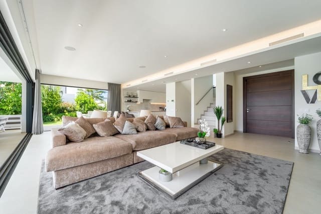 Chalet de 6 habitaciones en Mijas Costa, Mijas en venta con piscina garaje - 2.395.000 € (Ref: 10058790)