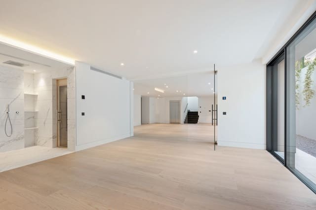 6 slaapkamer Villa te koop in Marbella met zwembad garage - € 9.300.000 (Ref: 10067692)