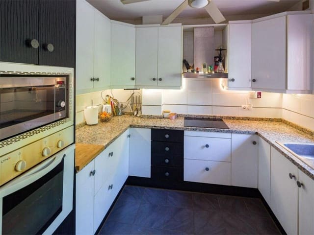 4 chambre Villa/Maison à vendre à Marbella avec piscine garage - 1 100 000 € (Ref: 10067696)