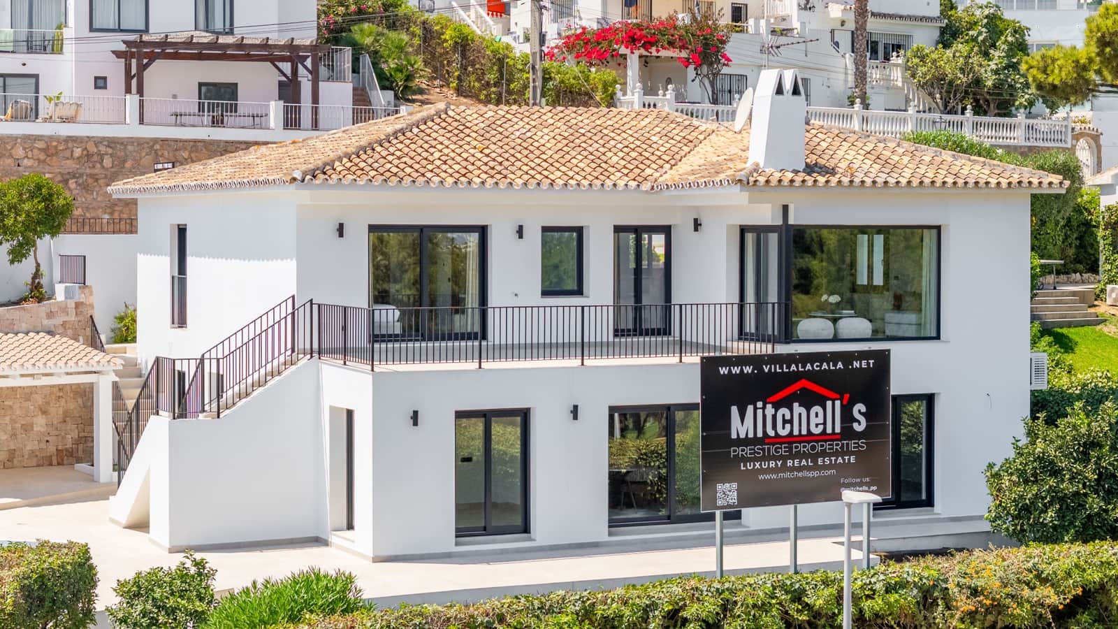 5 soverom Villa til salgs i Mijas Costa med svømmebasseng garasje - € 2 195 000 (Ref: 10070755)