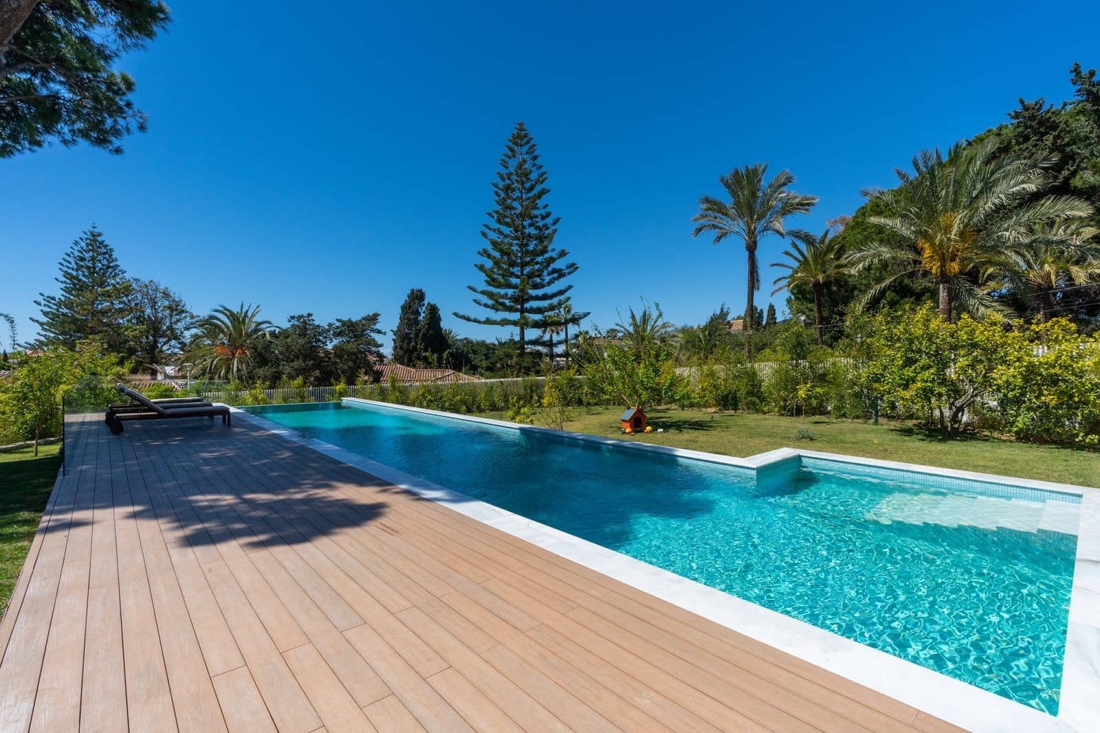 6 Zimmer Villa zu verkaufen in Marbella mit Pool Garage - 4.775.000 € (Ref: 10072550)