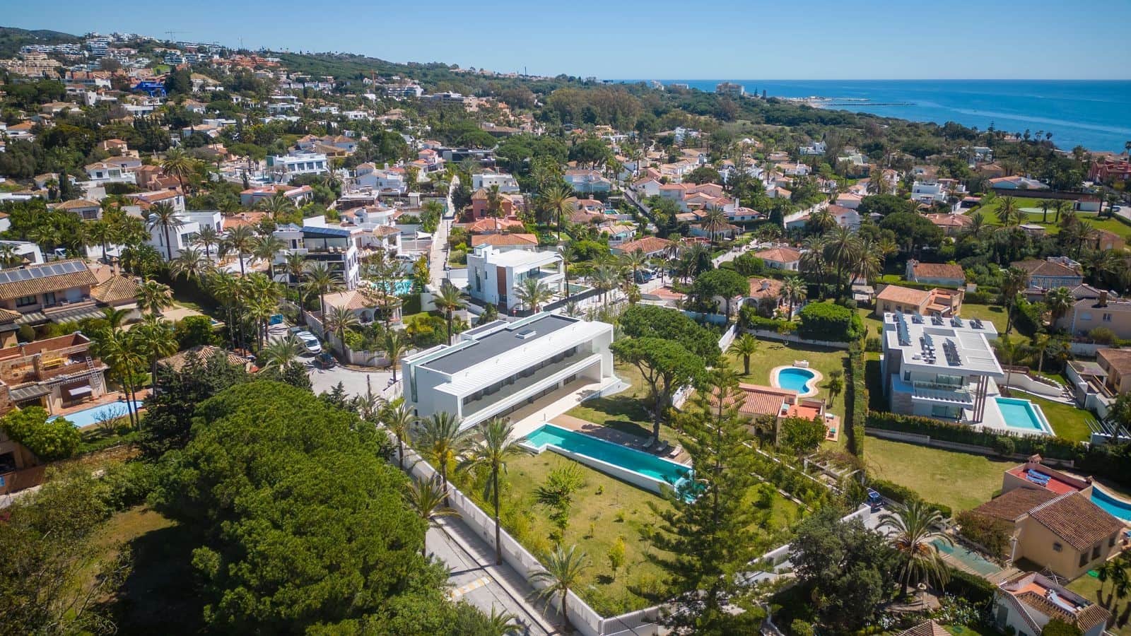 6 Zimmer Villa zu verkaufen in Marbella mit Pool Garage - 4.775.000 € (Ref: 10072550)