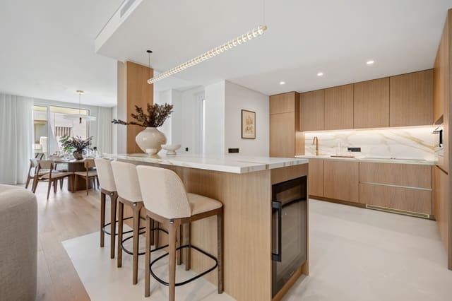 3 chambre Penthouse à vendre à Marbella avec piscine garage - 1 649 500 € (Ref: 10075498)