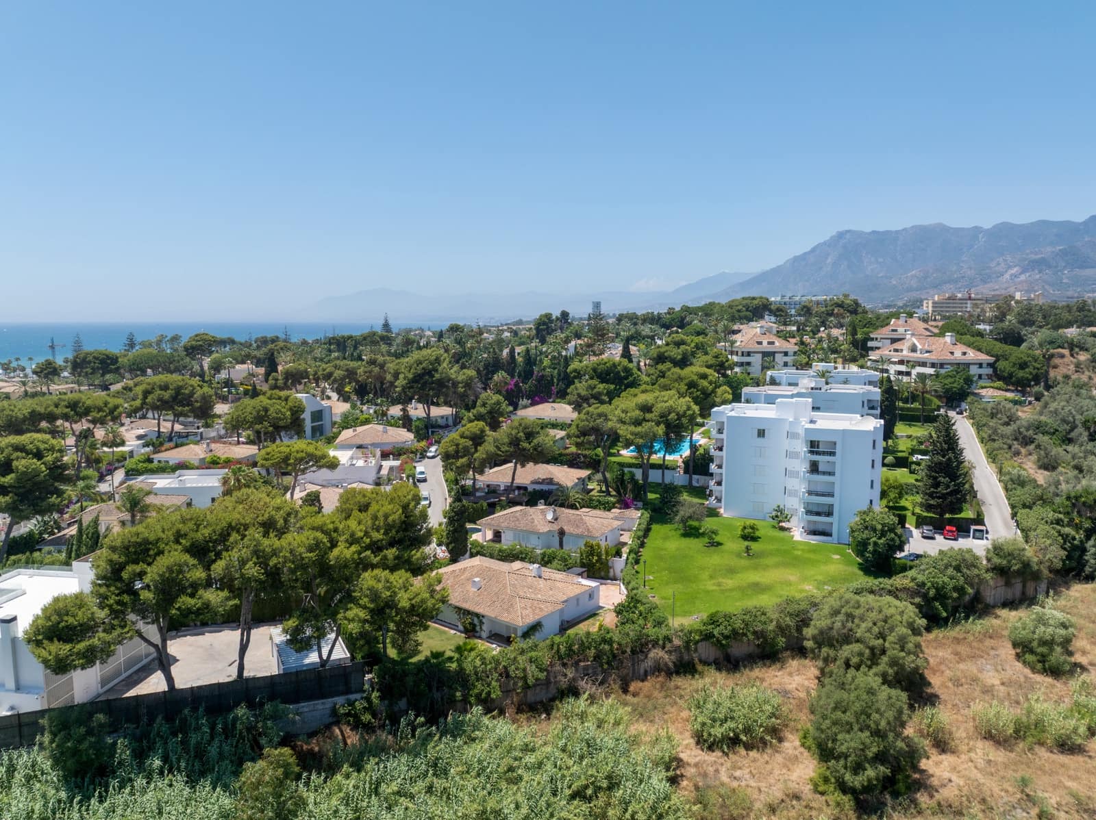 3 chambre Penthouse à vendre à Marbella avec piscine garage - 1 649 500 € (Ref: 10075498)