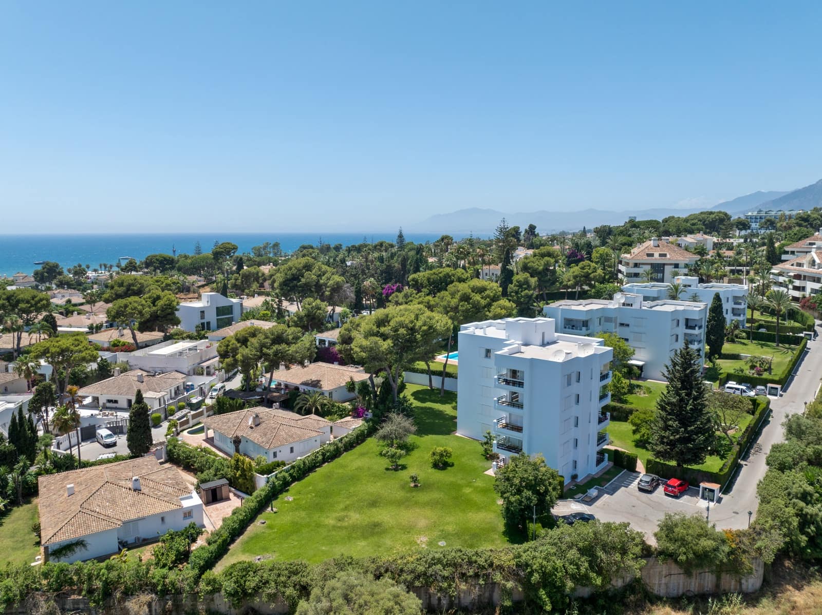 3 chambre Penthouse à vendre à Marbella avec piscine garage - 1 649 500 € (Ref: 10075498)