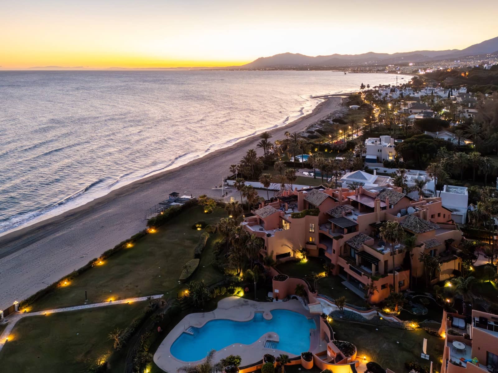 3 slaapkamer Penthouse te koop in Marbella met zwembad garage - € 4.250.000 (Ref: 10075501)