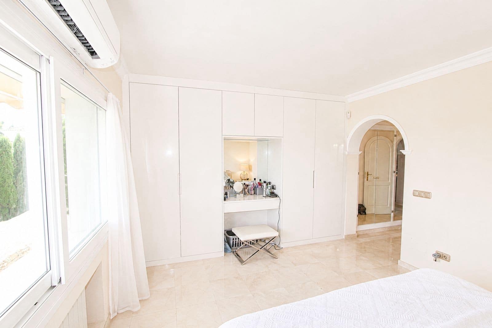 4 slaapkamer Villa te koop in Marbella met zwembad garage - € 1.500.000 (Ref: 10078062)