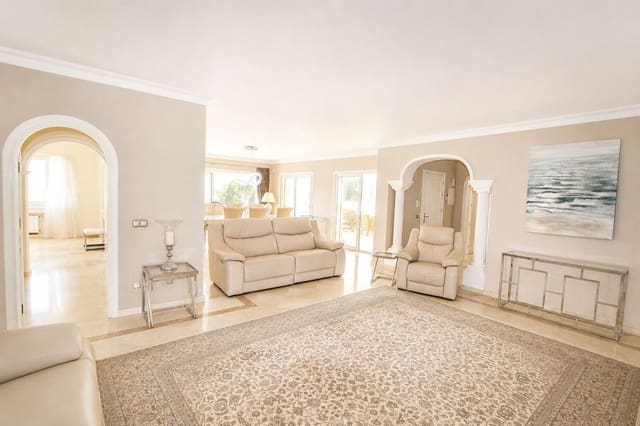 4 slaapkamer Villa te koop in Marbella met zwembad garage - € 1.500.000 (Ref: 10078062)