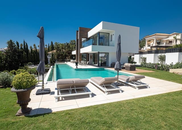4 soveværelse Villa til salg i Manilva med swimmingpool garage - € 2.900.000 (Ref: 10078063)