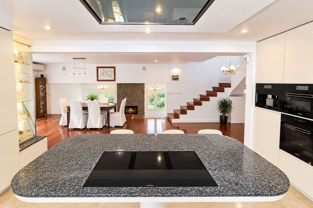 Chalet de 3 habitaciones en Marbella en venta con piscina garaje - 1.200.000 € (Ref: 10080983)