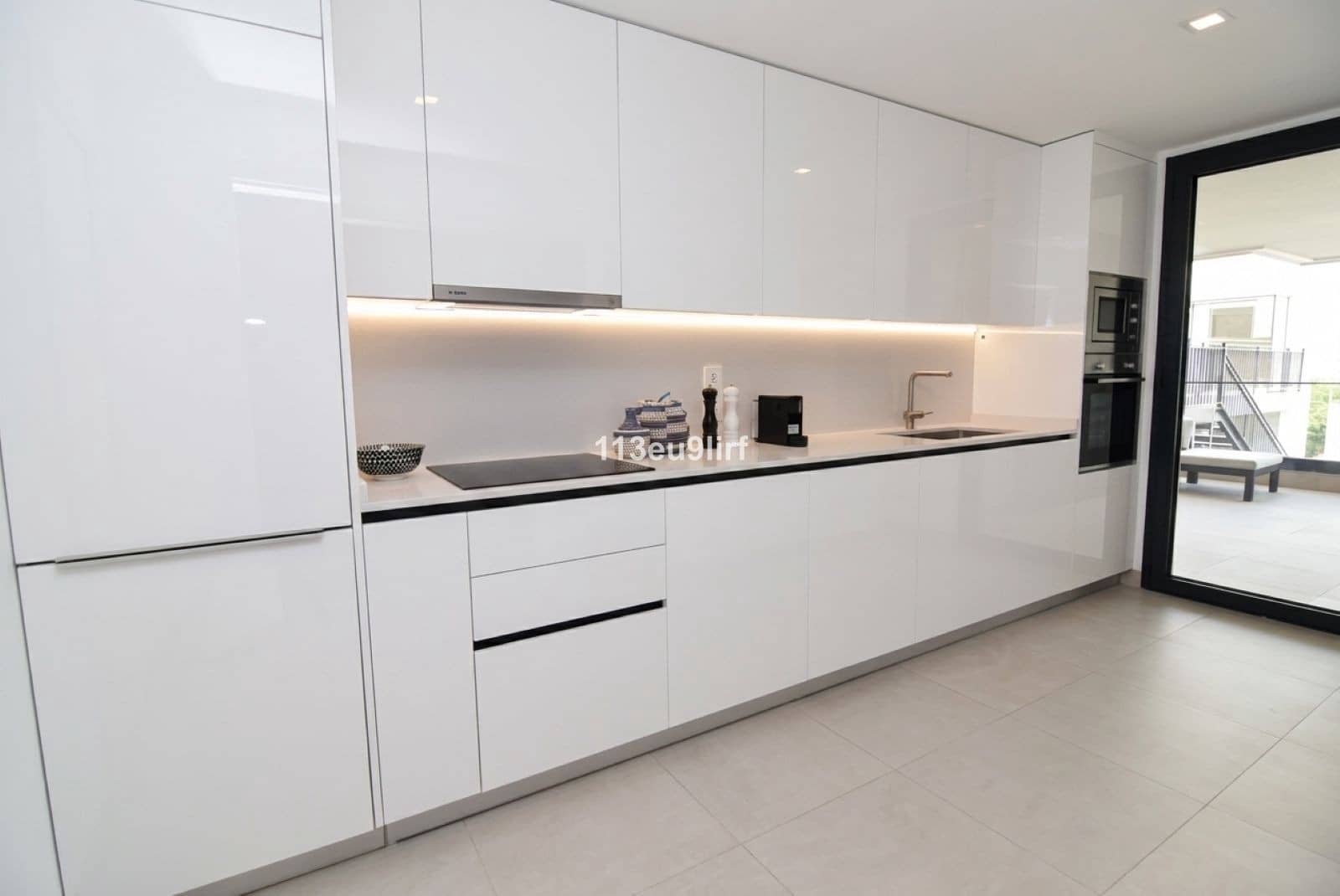 3 sovrum Lägenhet till salu i Estepona med pool garage - 675 000 € (Ref: 10085937)