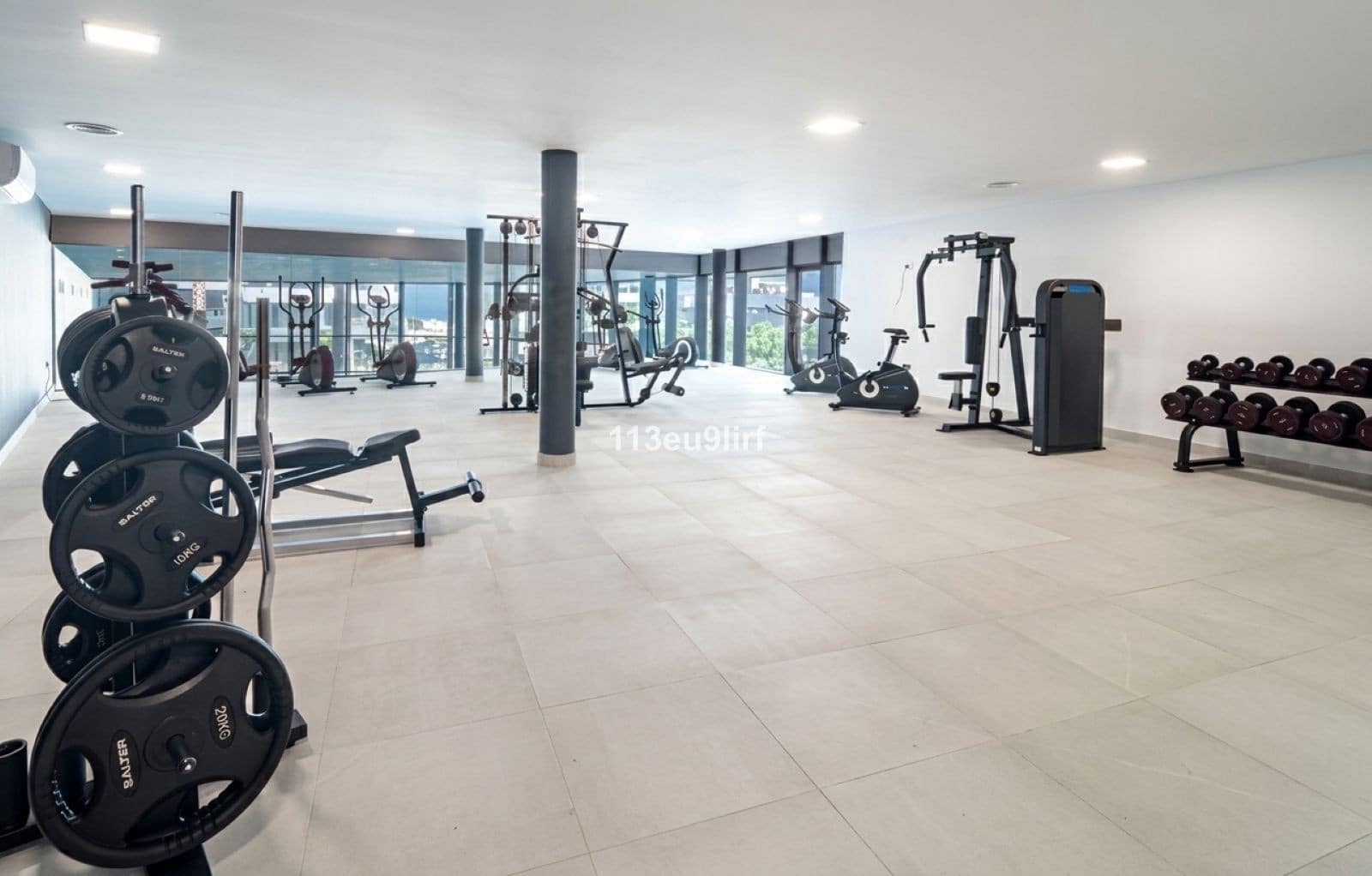 3 sovrum Lägenhet till salu i Estepona med pool garage - 675 000 € (Ref: 10085937)