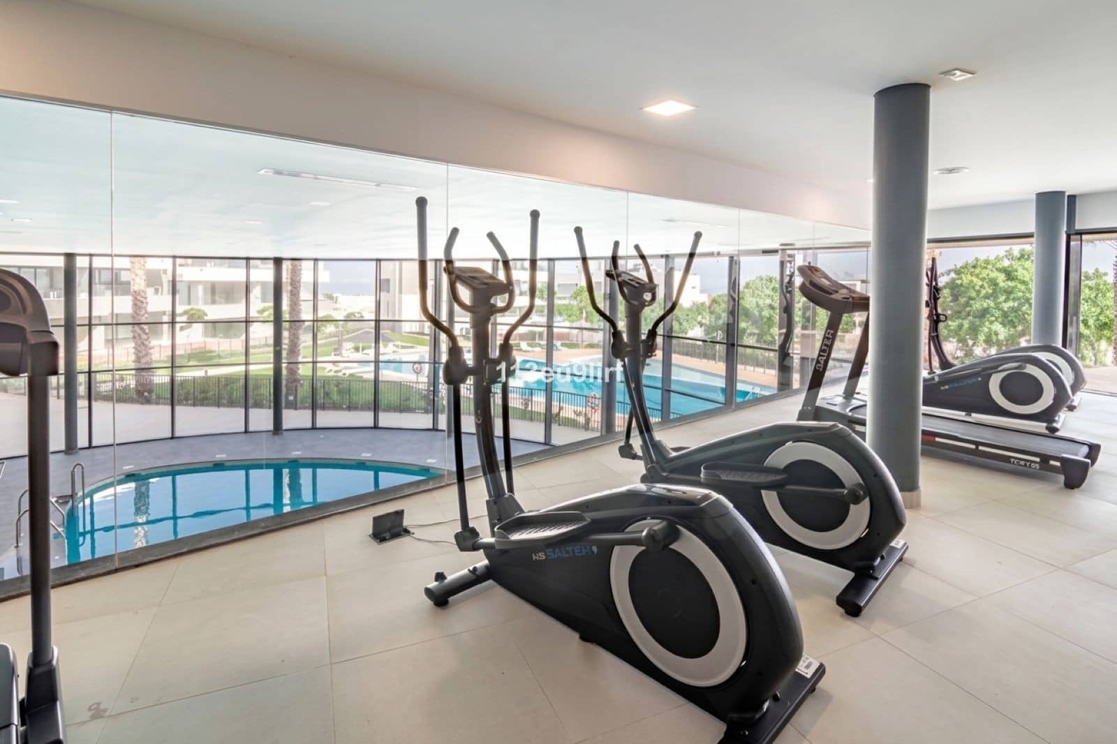 3 sovrum Lägenhet till salu i Estepona med pool garage - 675 000 € (Ref: 10085937)