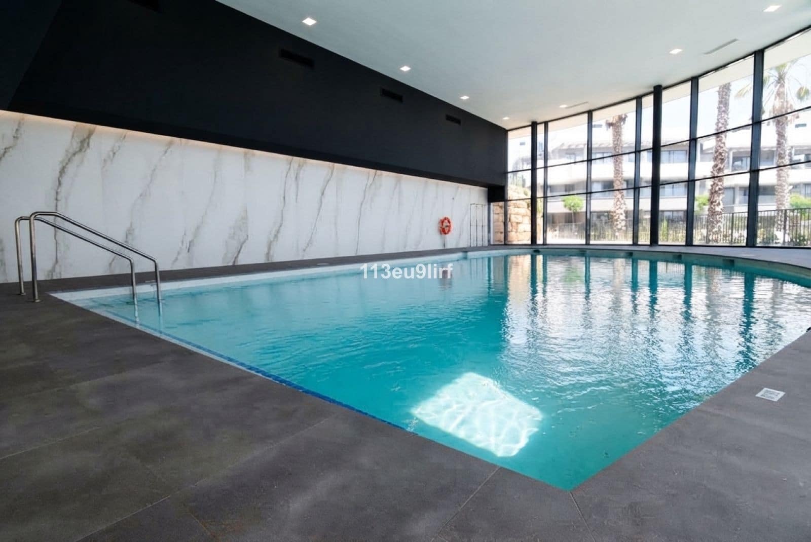 3 sovrum Lägenhet till salu i Estepona med pool garage - 675 000 € (Ref: 10085937)