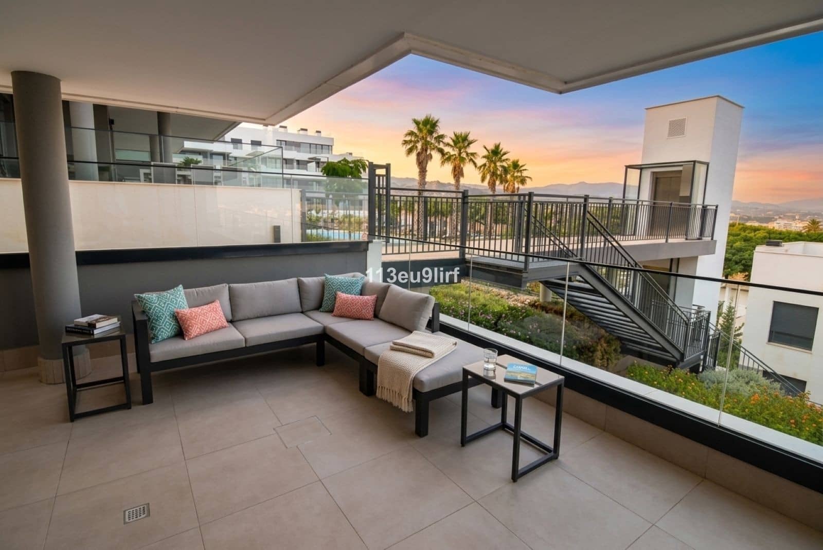 3 sovrum Lägenhet till salu i Estepona med pool garage - 675 000 € (Ref: 10085937)