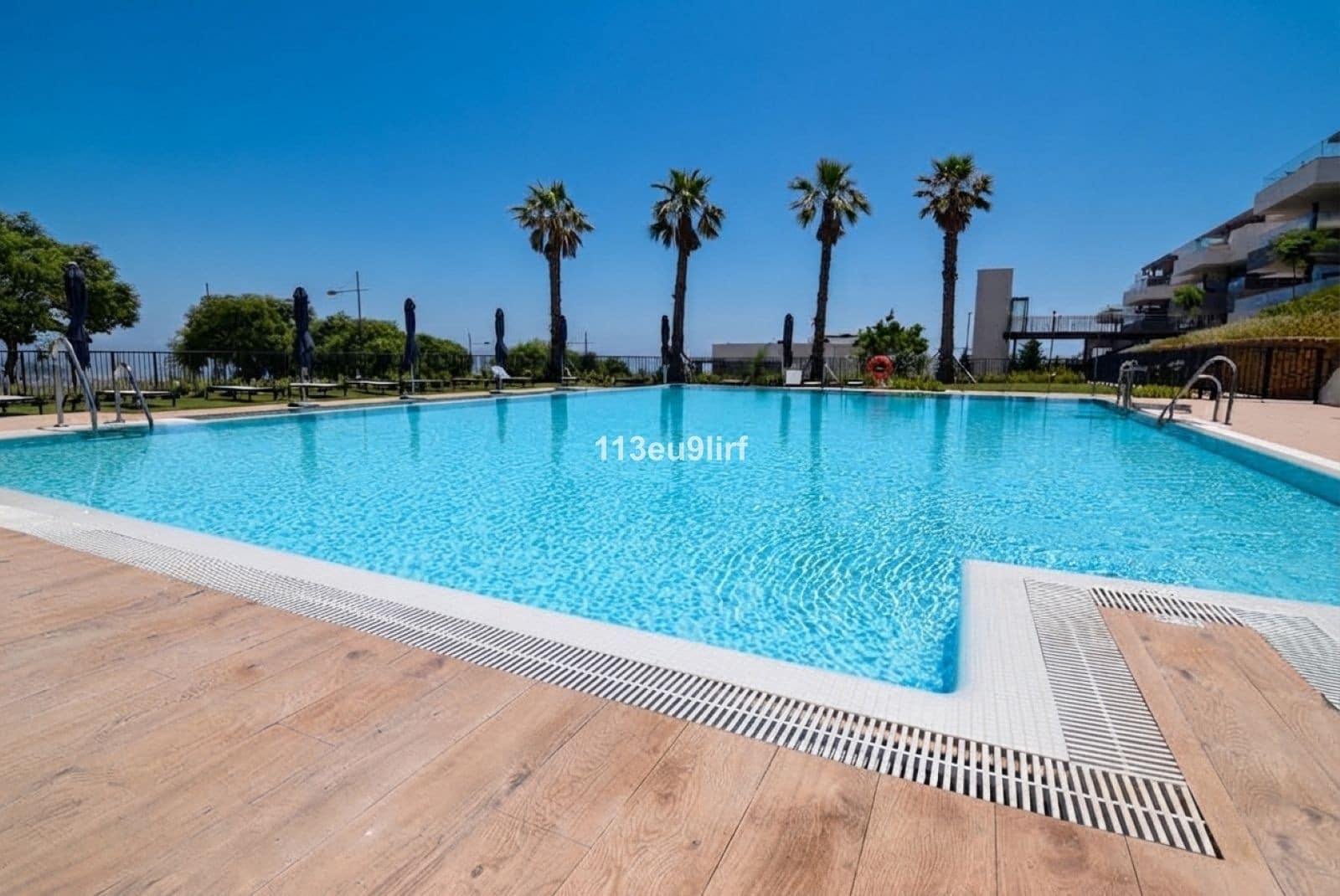 3 sovrum Lägenhet till salu i Estepona med pool garage - 675 000 € (Ref: 10085937)
