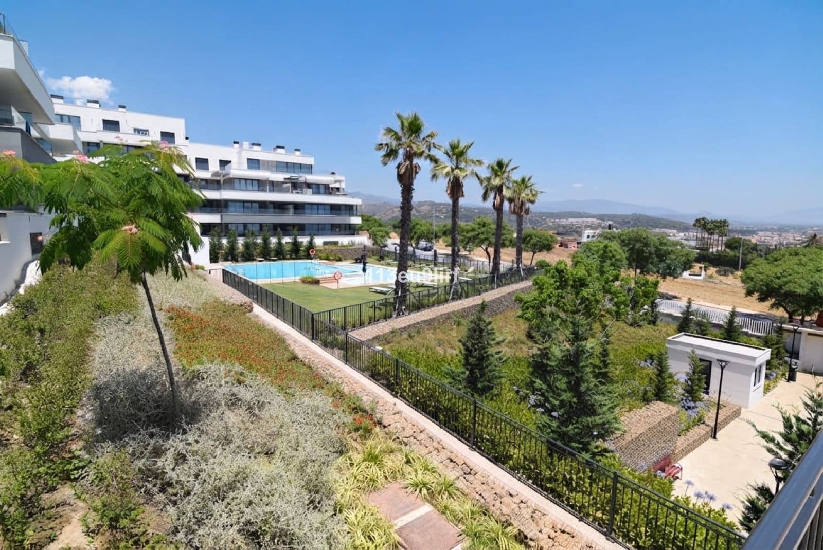 3 sovrum Lägenhet till salu i Estepona med pool garage - 675 000 € (Ref: 10085937)