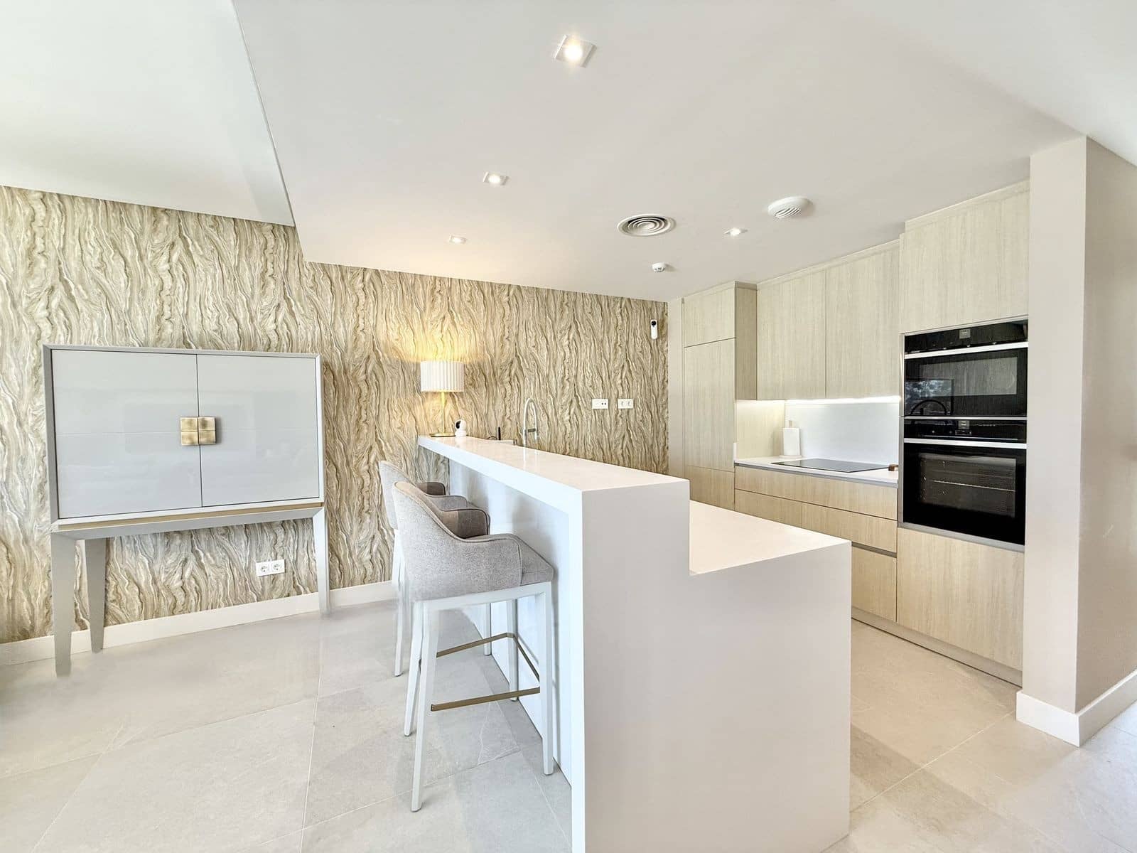 Ático de 3 habitaciones en Marbella en venta con piscina garaje - 919.000 € (Ref: 10085938)