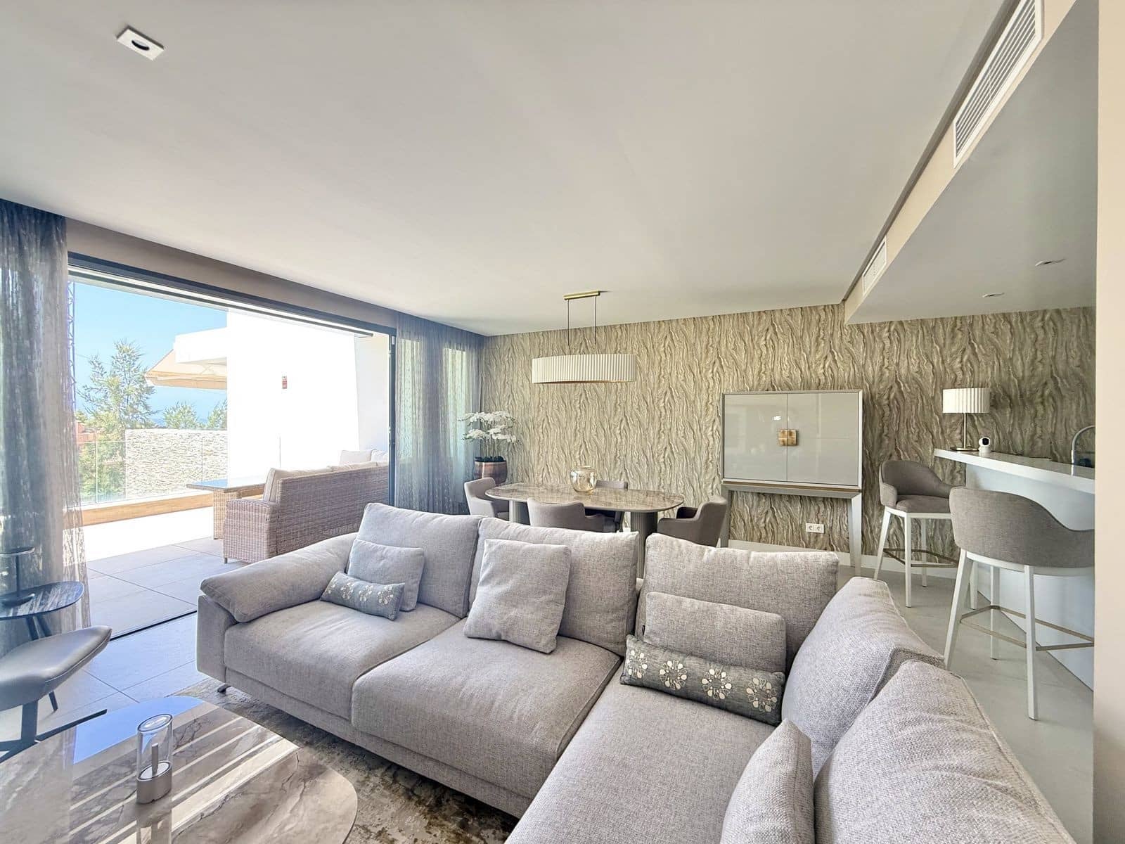 Ático de 3 habitaciones en Marbella en venta con piscina garaje - 919.000 € (Ref: 10085938)