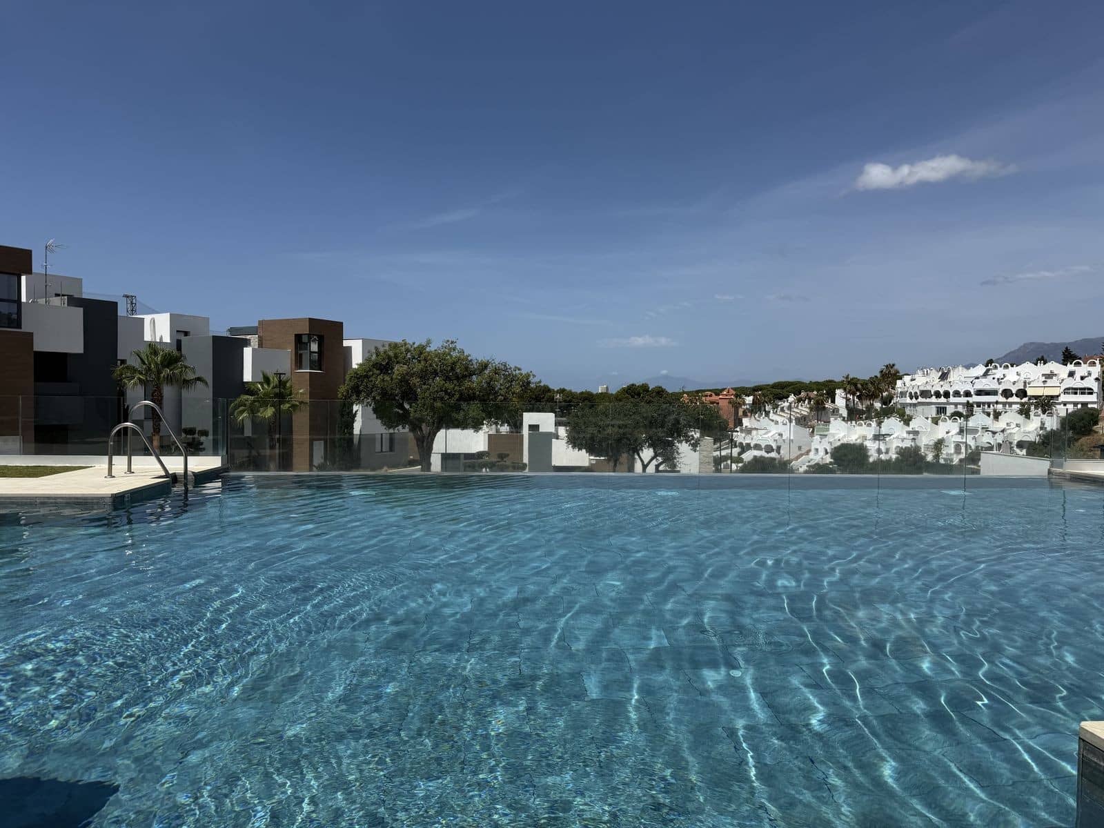 Ático de 3 habitaciones en Marbella en venta con piscina garaje - 919.000 € (Ref: 10085938)