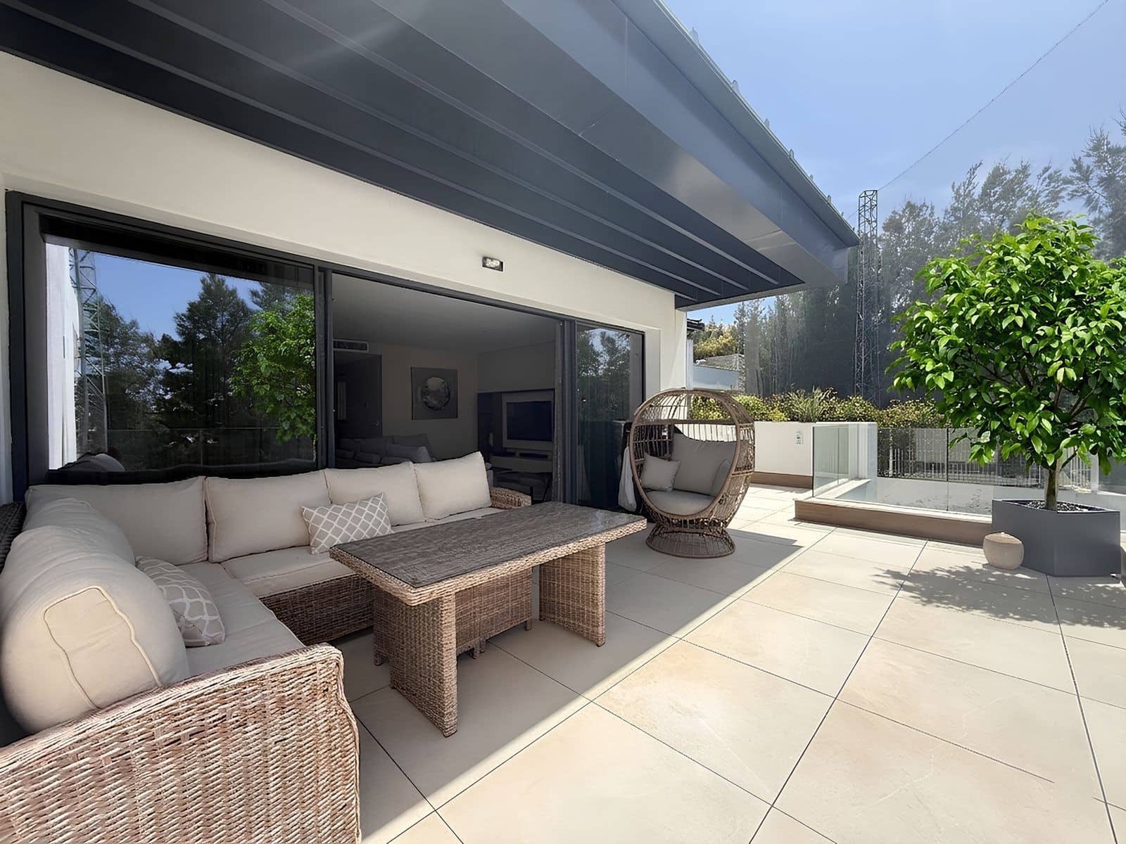 Ático de 3 habitaciones en Marbella en venta con piscina garaje - 919.000 € (Ref: 10085938)