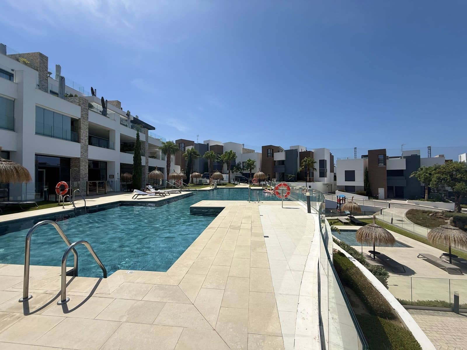 Ático de 3 habitaciones en Marbella en venta con piscina garaje - 919.000 € (Ref: 10085938)
