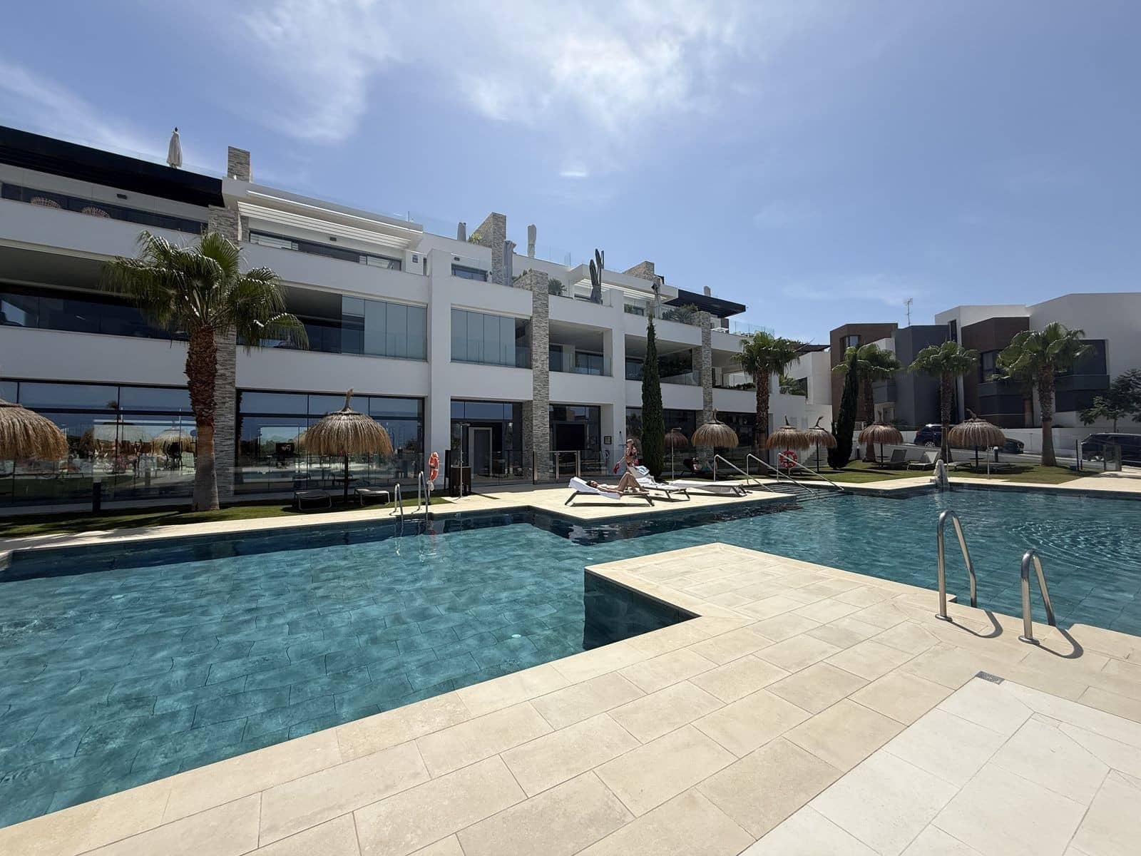 Ático de 3 habitaciones en Marbella en venta con piscina garaje - 919.000 € (Ref: 10085938)