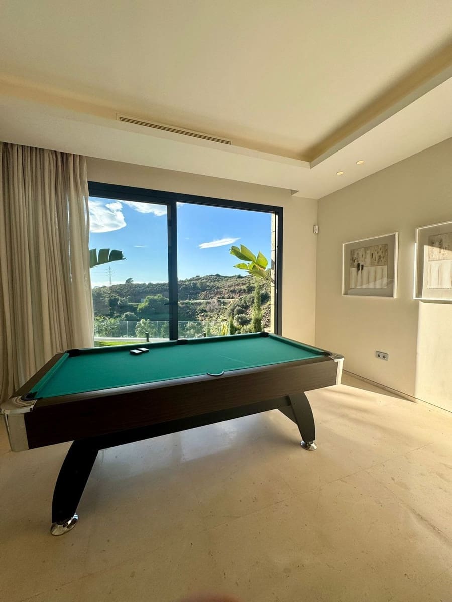 6 sypialnia Willa na sprzedaż w Marbella z basenem garażem - 2 495 000 € (Ref: 10085939)
