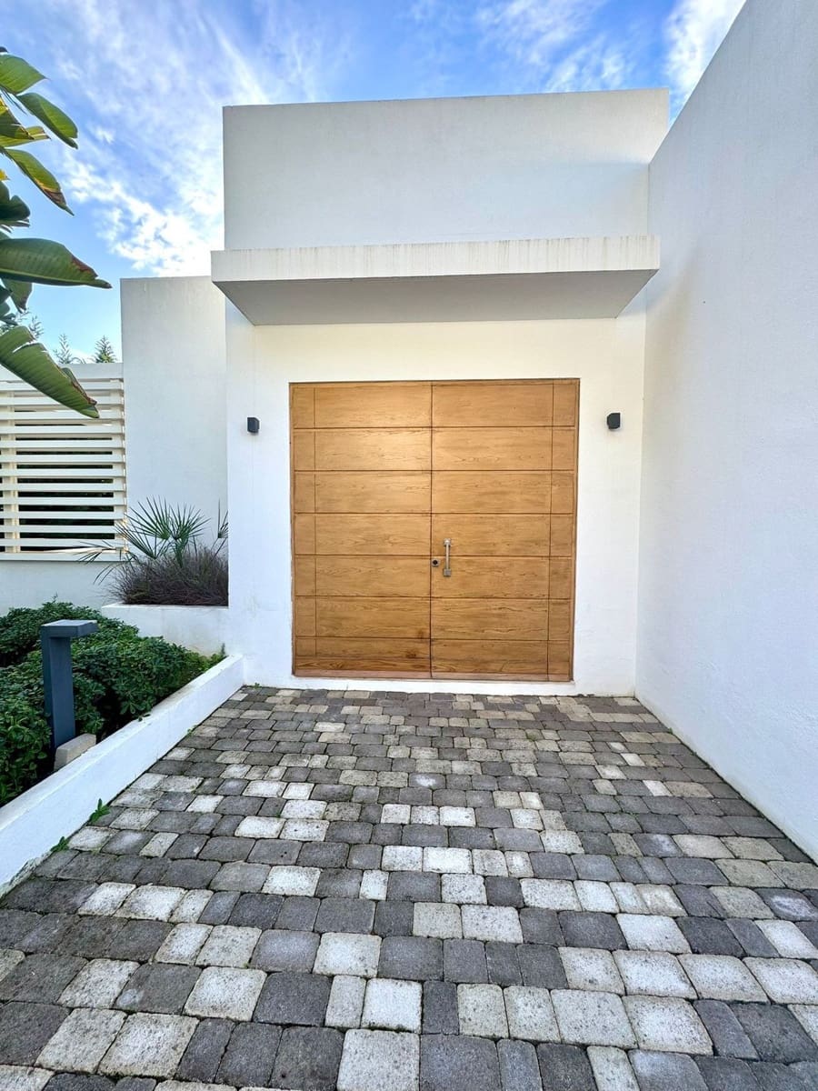 6 sypialnia Willa na sprzedaż w Marbella z basenem garażem - 2 495 000 € (Ref: 10085939)