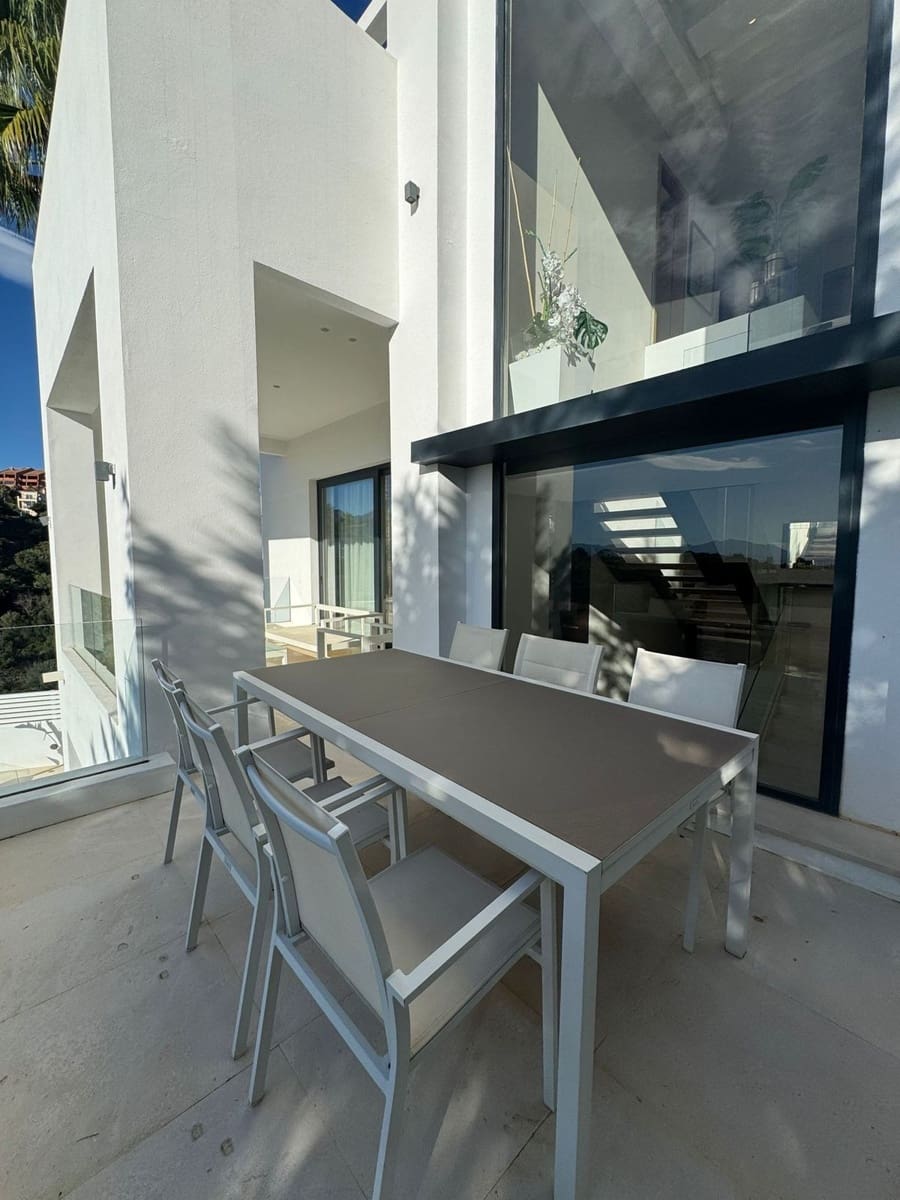 6 sypialnia Willa na sprzedaż w Marbella z basenem garażem - 2 495 000 € (Ref: 10085939)