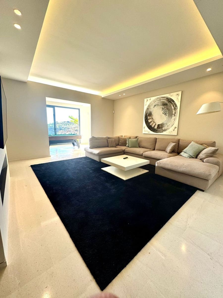 6 sypialnia Willa na sprzedaż w Marbella z basenem garażem - 2 495 000 € (Ref: 10085939)