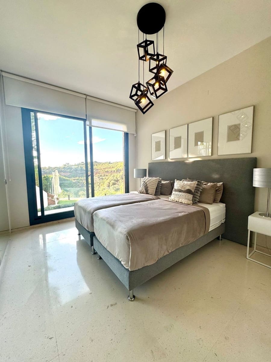 6 sypialnia Willa na sprzedaż w Marbella z basenem garażem - 2 495 000 € (Ref: 10085939)