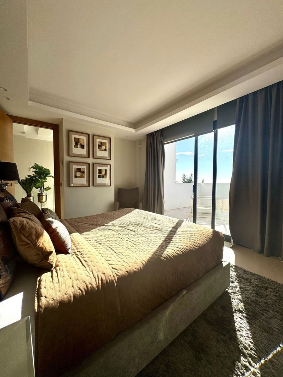 6 sypialnia Willa na sprzedaż w Marbella z basenem garażem - 2 495 000 € (Ref: 10085939)