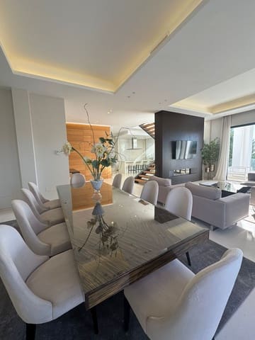 6 sypialnia Willa na sprzedaż w Marbella z basenem garażem - 2 495 000 € (Ref: 10085939)