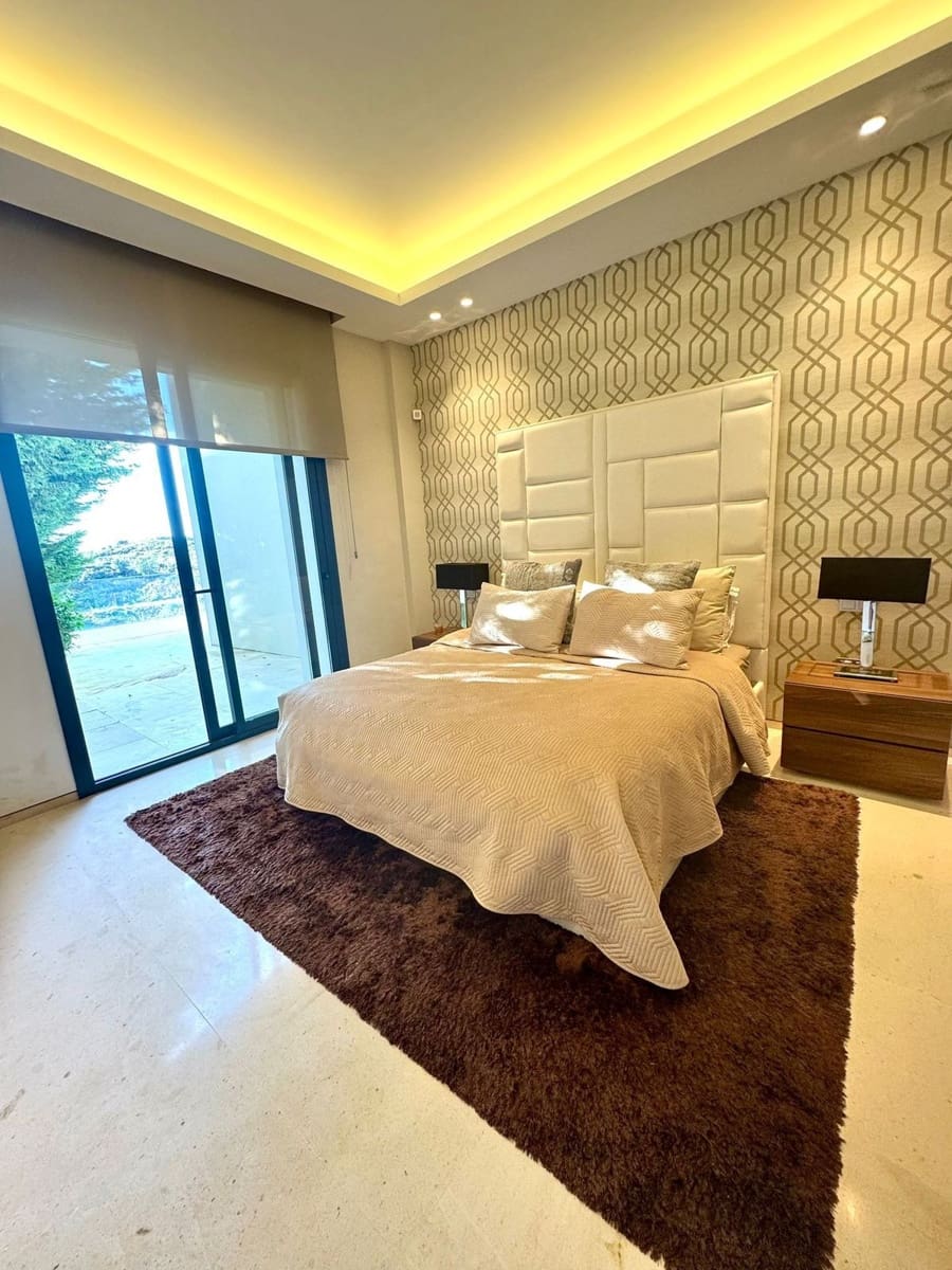 6 sypialnia Willa na sprzedaż w Marbella z basenem garażem - 2 495 000 € (Ref: 10085939)