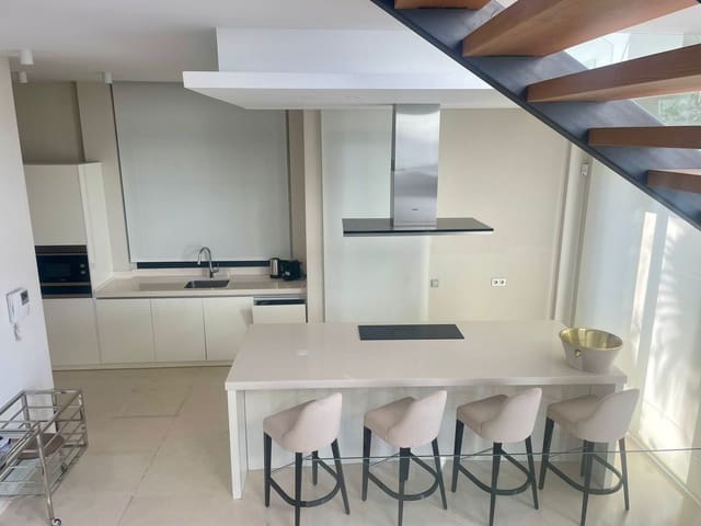 6 sypialnia Willa na sprzedaż w Marbella z basenem garażem - 2 495 000 € (Ref: 10085939)