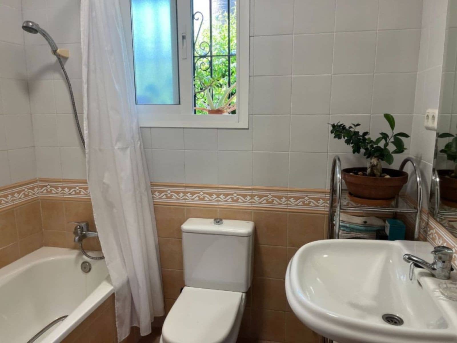 5 sovrum Villa till salu i Marbella med pool garage - 1 175 000 € (Ref: 10085942)