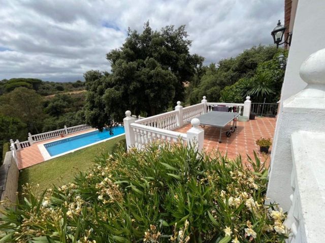5 sovrum Villa till salu i Marbella med pool garage - 1 175 000 € (Ref: 10085942)