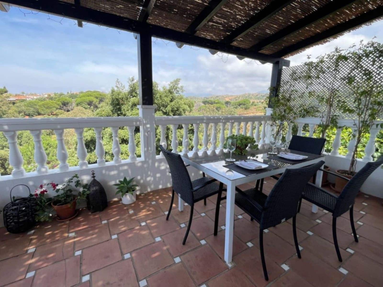 5 sovrum Villa till salu i Marbella med pool garage - 1 175 000 € (Ref: 10085942)