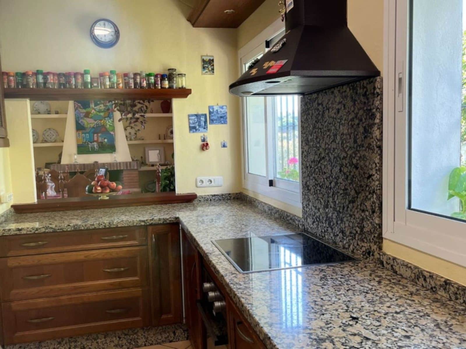 5 sovrum Villa till salu i Marbella med pool garage - 1 175 000 € (Ref: 10085942)