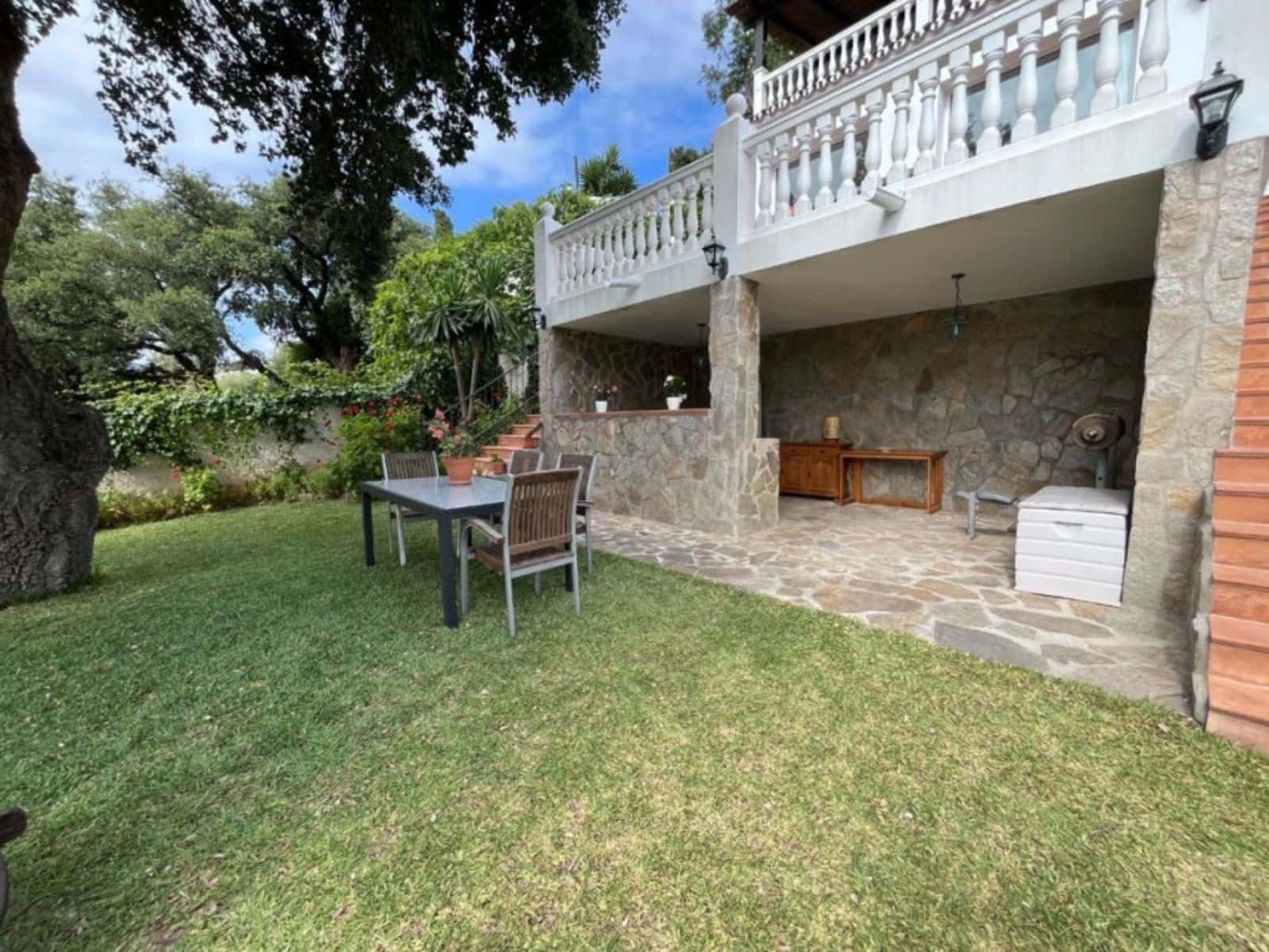 5 sovrum Villa till salu i Marbella med pool garage - 1 175 000 € (Ref: 10085942)