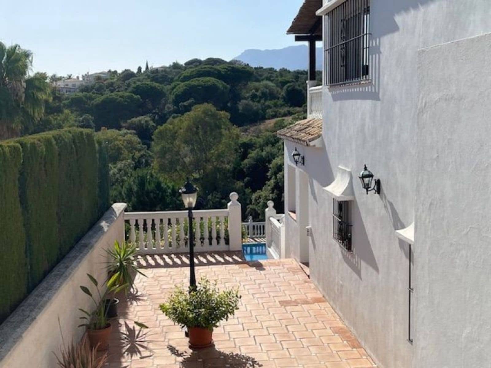 5 sovrum Villa till salu i Marbella med pool garage - 1 175 000 € (Ref: 10085942)