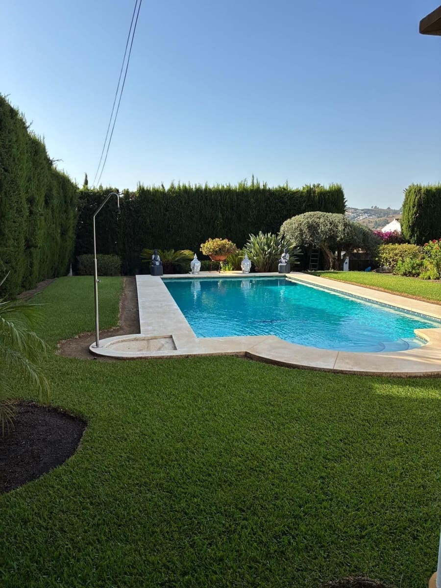 4 sypialnia Willa na sprzedaż w Mijas Costa z basenem garażem - 1 325 000 € (Ref: 10085943)