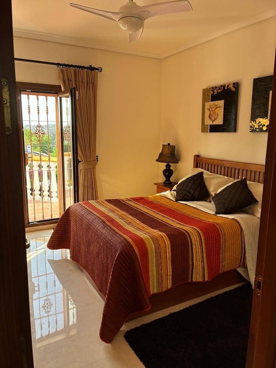 4 sypialnia Willa na sprzedaż w Mijas Costa z basenem garażem - 1 325 000 € (Ref: 10085943)