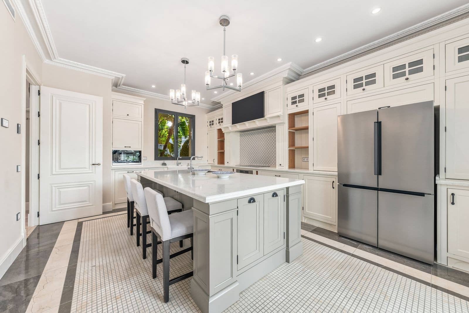6 chambre Villa/Maison à vendre à Los Flamingos avec piscine garage - 4 499 000 € (Ref: 10094409)