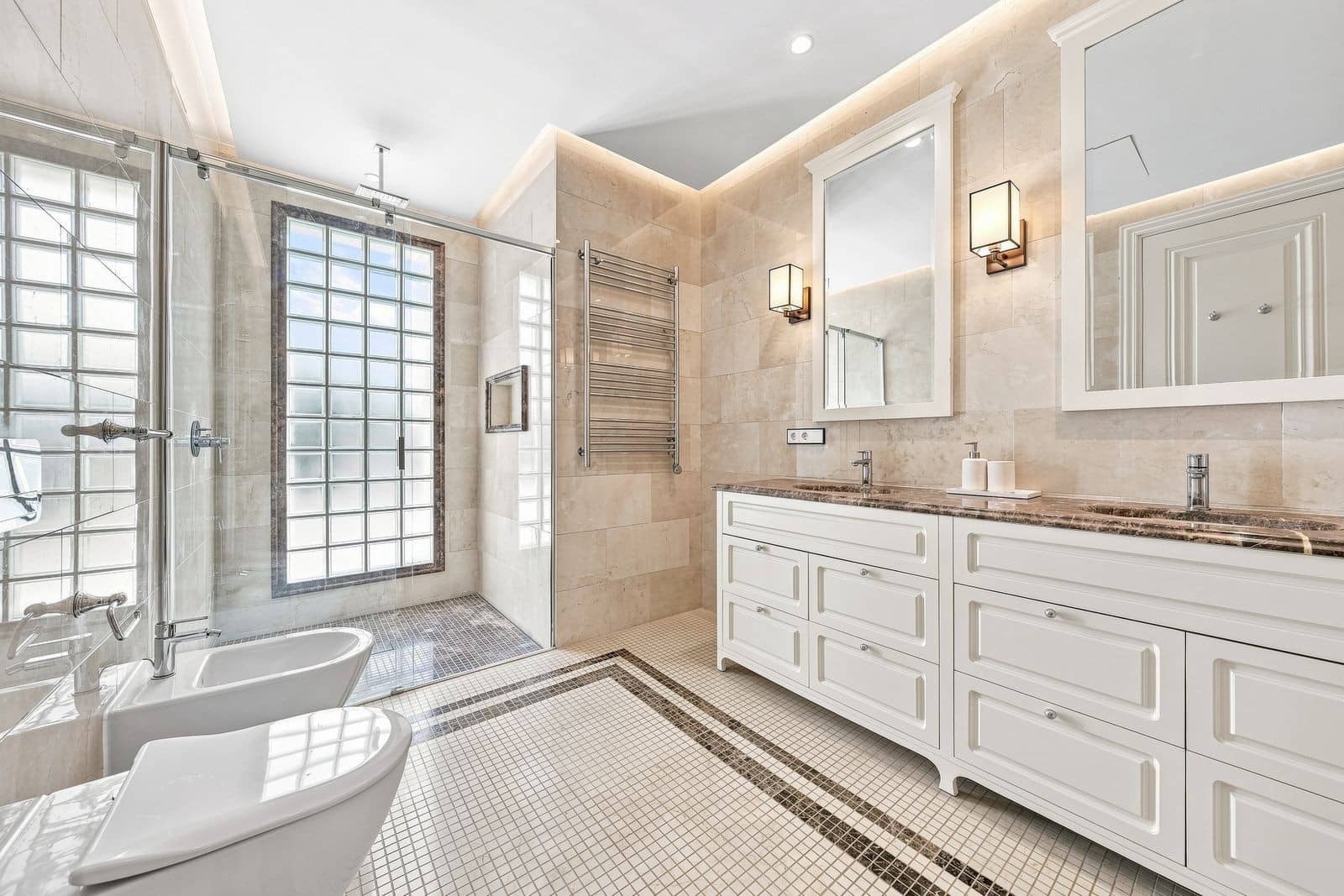 6 chambre Villa/Maison à vendre à Los Flamingos avec piscine garage - 4 499 000 € (Ref: 10094409)
