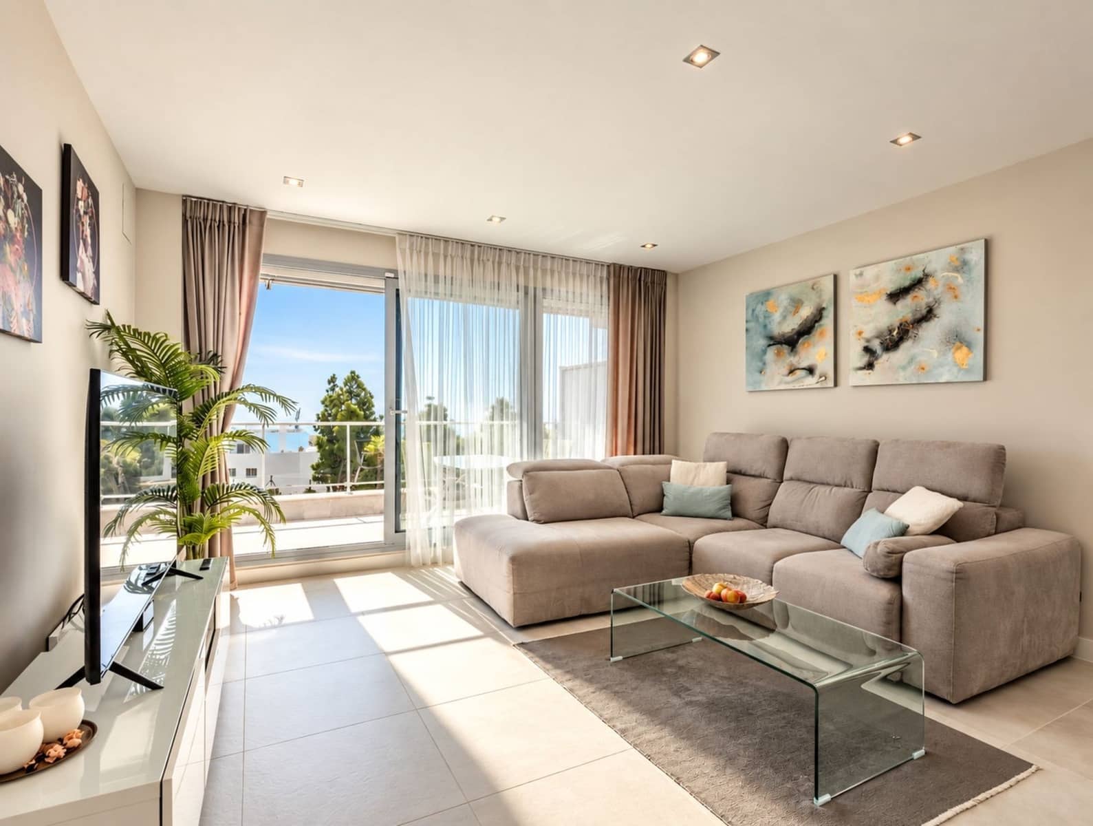 2 soverom Leilighet til salgs i Mijas Costa med svømmebasseng garasje - € 626 000 (Ref: 10094413)